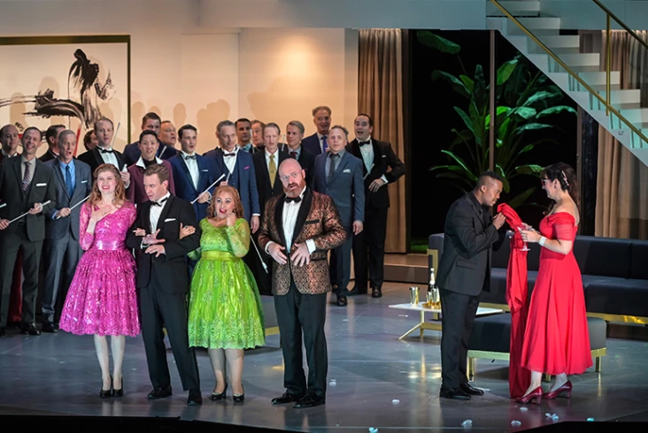 Photo de La Cenerentola avec Marina Viotti (rôle d'Angelina), Levy Sekgapane (le prince Ramiro), Edward Nelson |(Dandini), Peter Kálmán (Don Magnifico), Alice Rossi (Clorinda), Justyna Ołów (Tisbe)