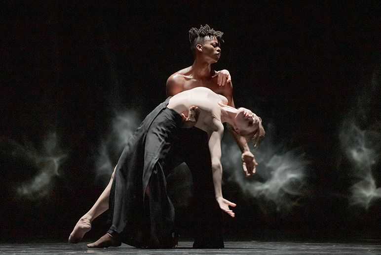 Photo du Ballet National du Canada, Angels' Atlas © Karolina Kuras