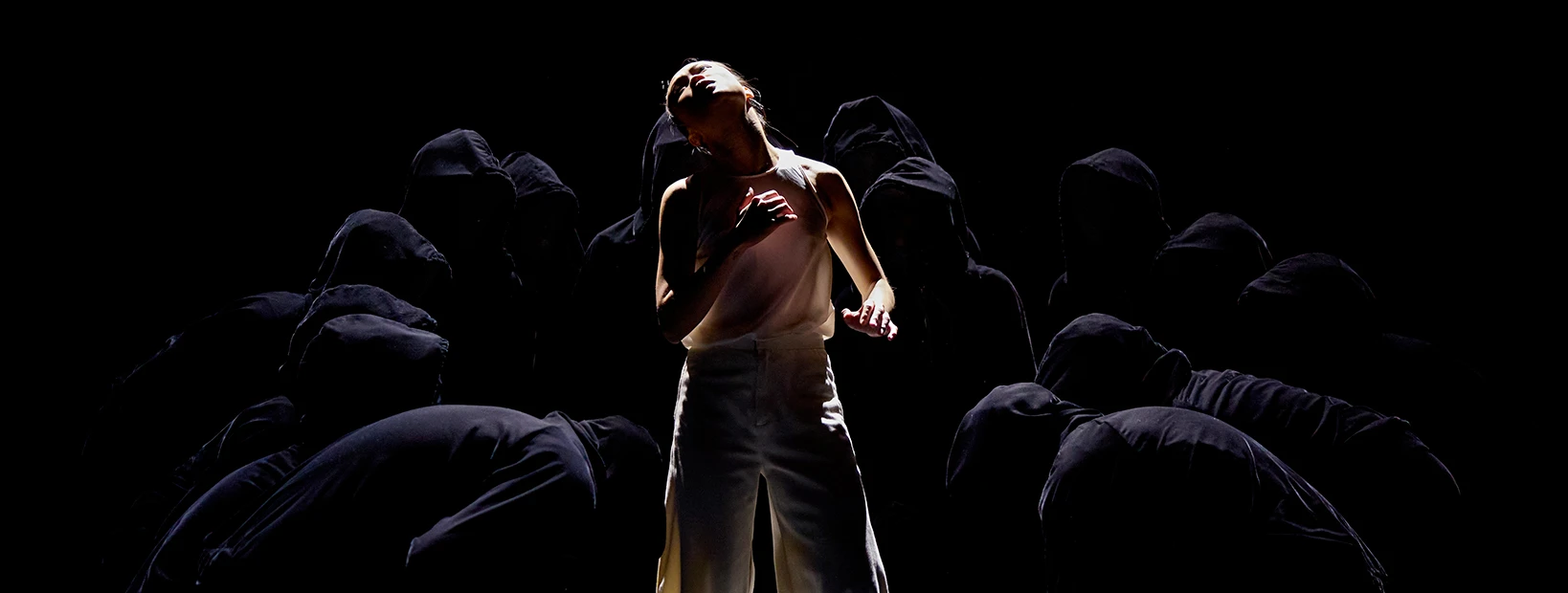 In Frontier, Crystal Pite © Cameron Sparling