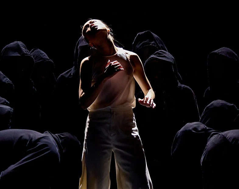 In Frontier, Crystal Pite © Cameron Sparling